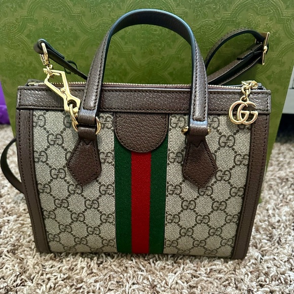 Gucci purse - Picture 2 of 3